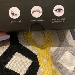 3D heated eyelash curler